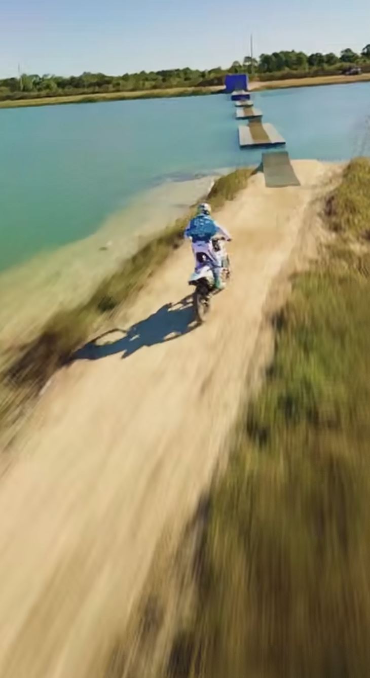 V�ak to by zvl�dol ka�d�